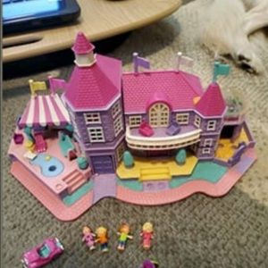 ISO  1994 POLLY POCKET MAGNIFICENT MANSION .